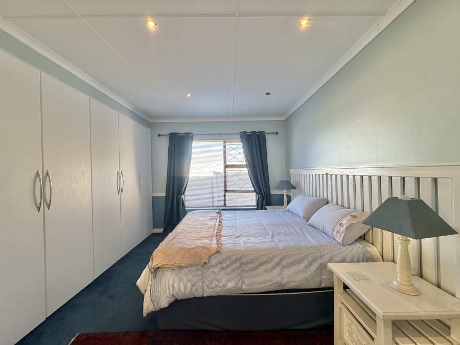 3 Bedroom Property for Sale in Wavecrest Eastern Cape